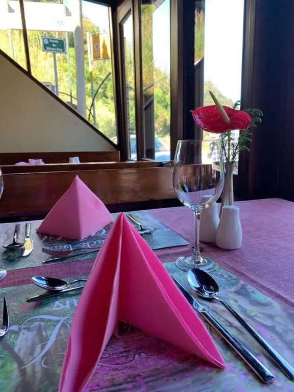 Charming 5-bed House in Ribeiro Frio