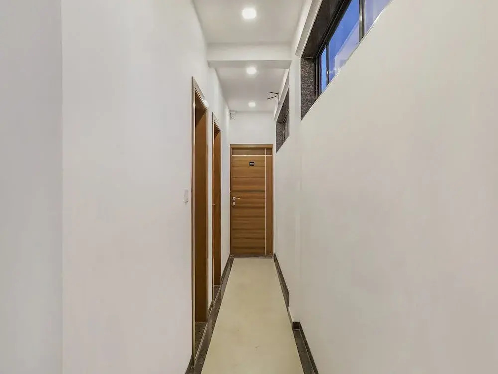 OYO Flagship 26583 Hotel Kohinoor Plaza