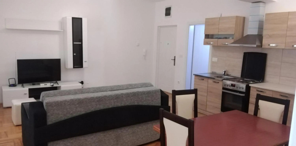 Lovely condo next to salt room, bus station