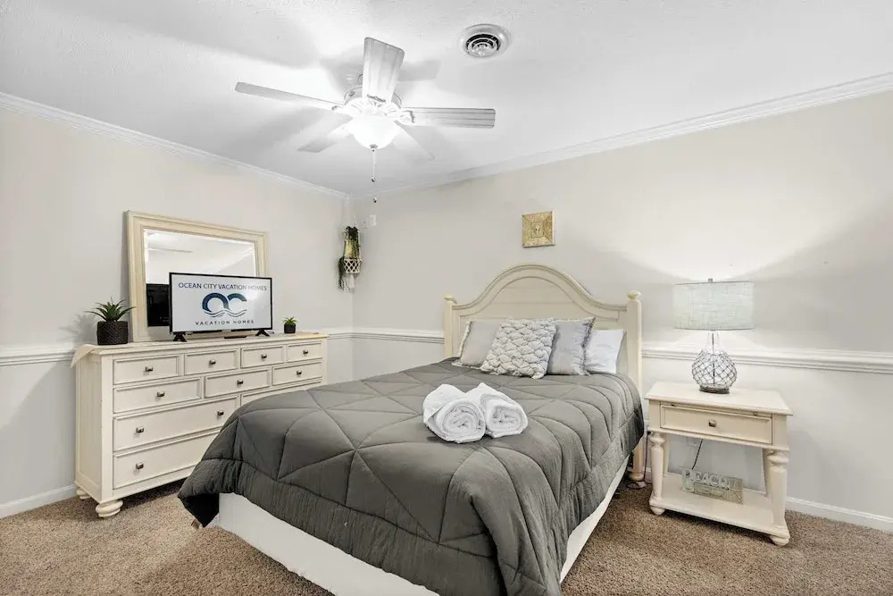 San Remo 108 Ocean-block 2BR Condo, Pool Access, Private Patio & Parking