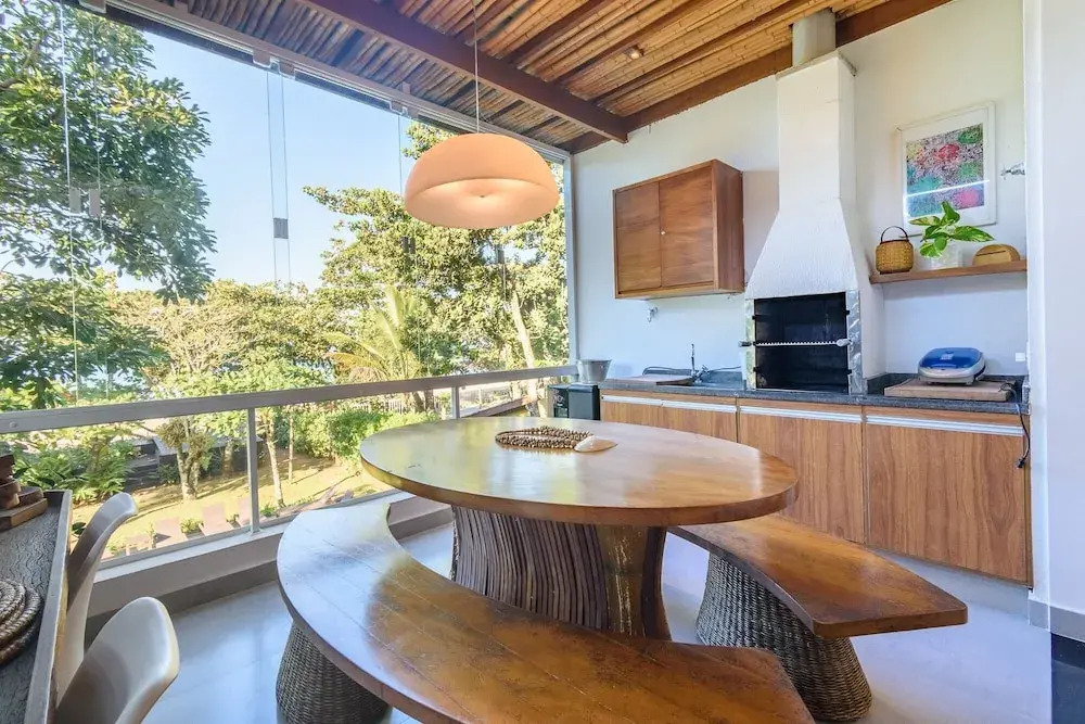 Pé na areia com charme e elegância