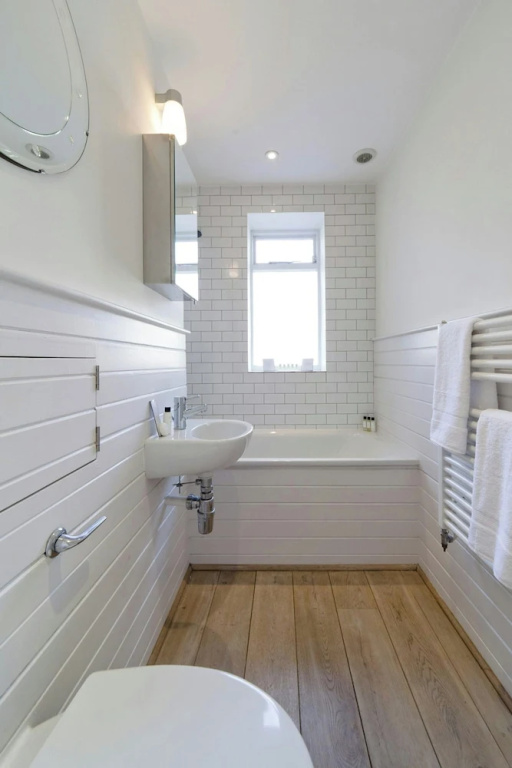 Bassett Road IV by Onefinestay
