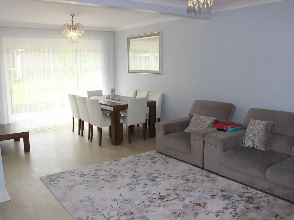 Lovely 3 Bedroom House With Large Garden