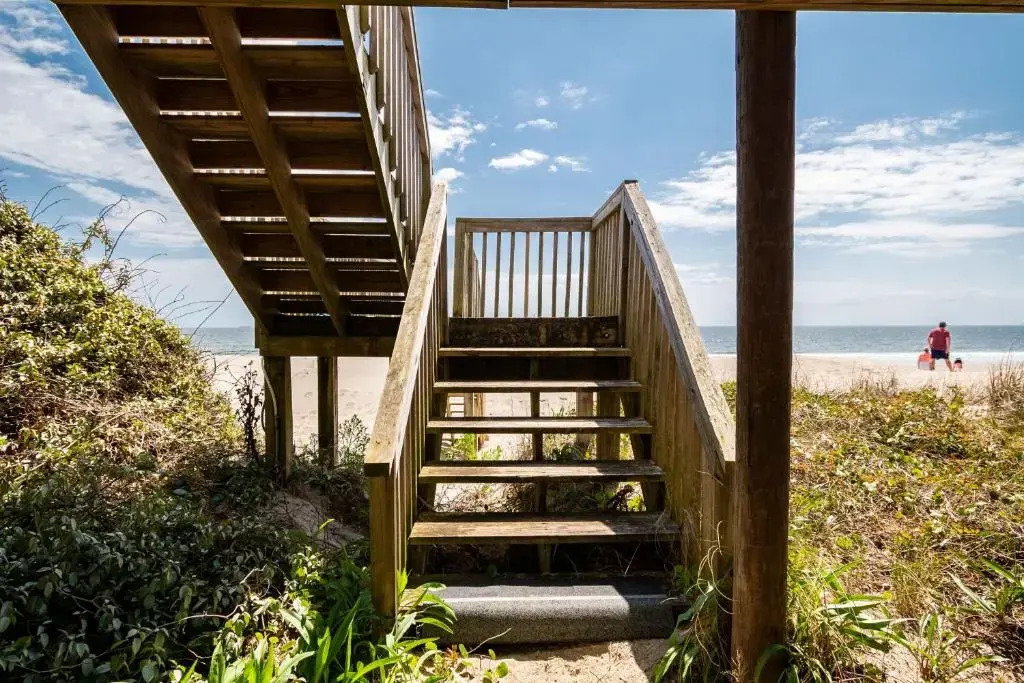 Windward Mark by Oak Island Accommodations