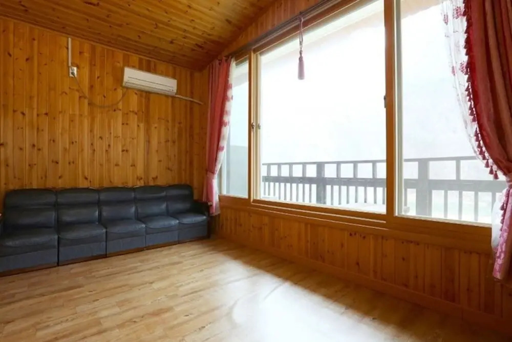 Yeongwol Dongkang Hasoel Pension