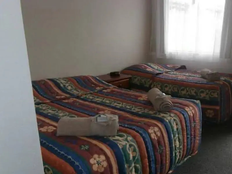 Golden Hills Motel