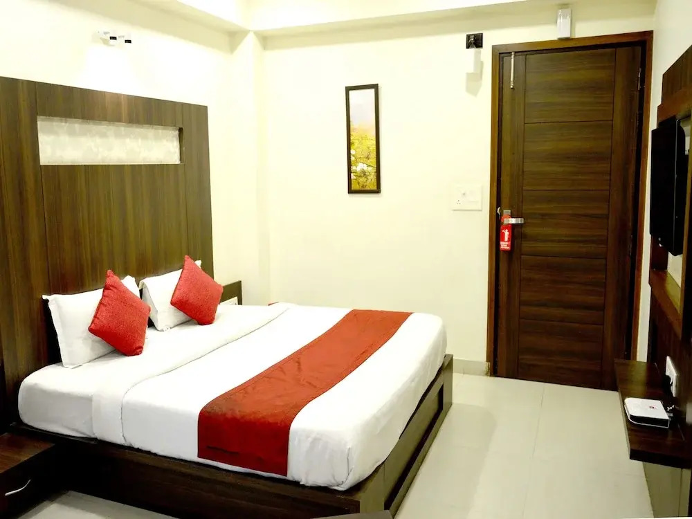 OYO 1746 Hotel RnB Select