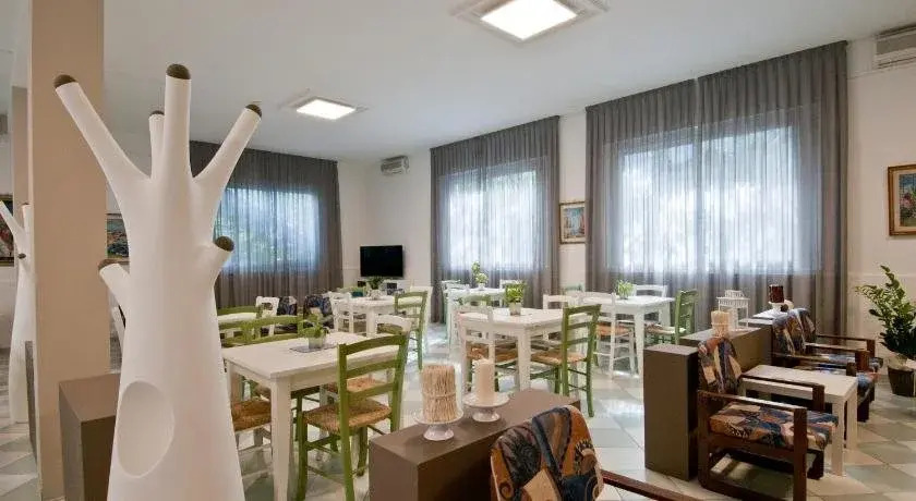 HOTEL VIENNA "Casa di viaggiatori per viaggiatori"