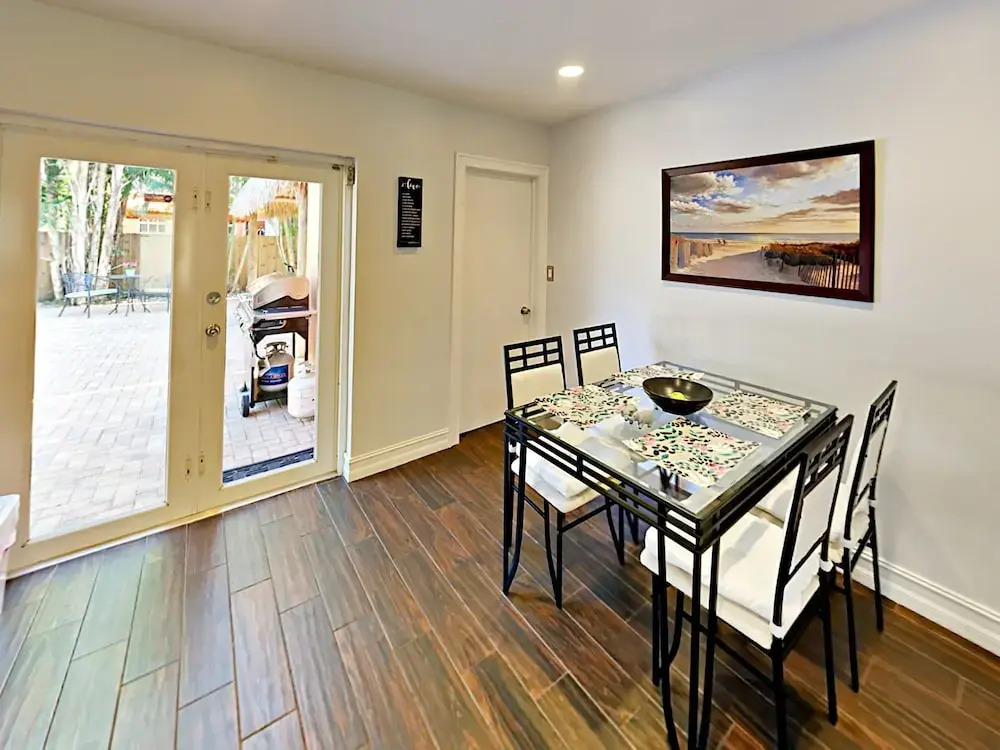 1500 SW 22nd Street Home 3 Bedrooms 2 Bathrooms Home