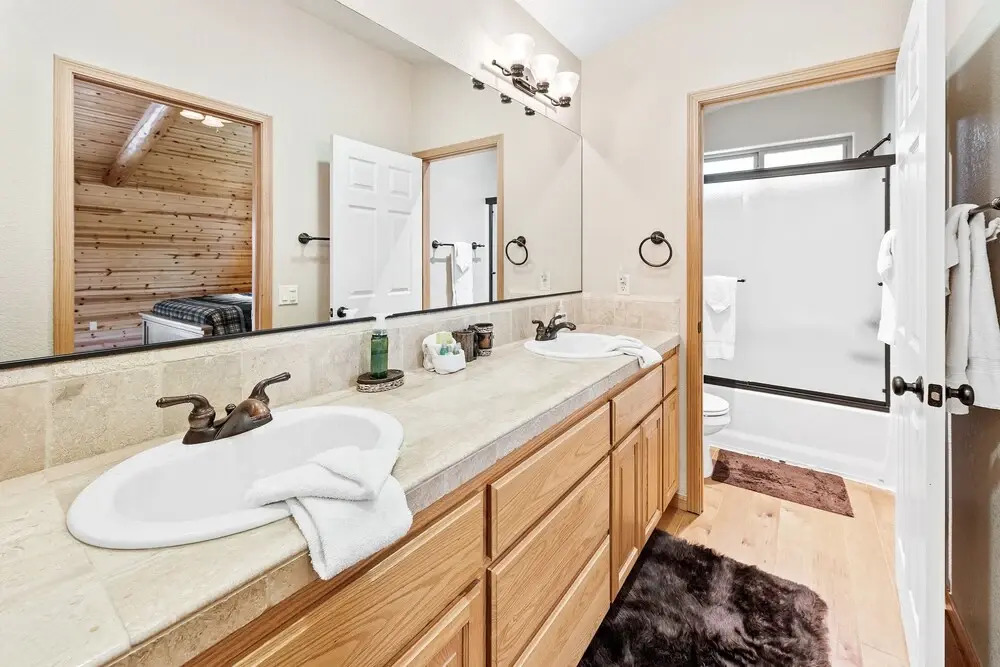 Paradise Peak - One Of Kind And Breathtaking Log Cabin With Hot Tub And Game Room! 3 Bedroom Cabin