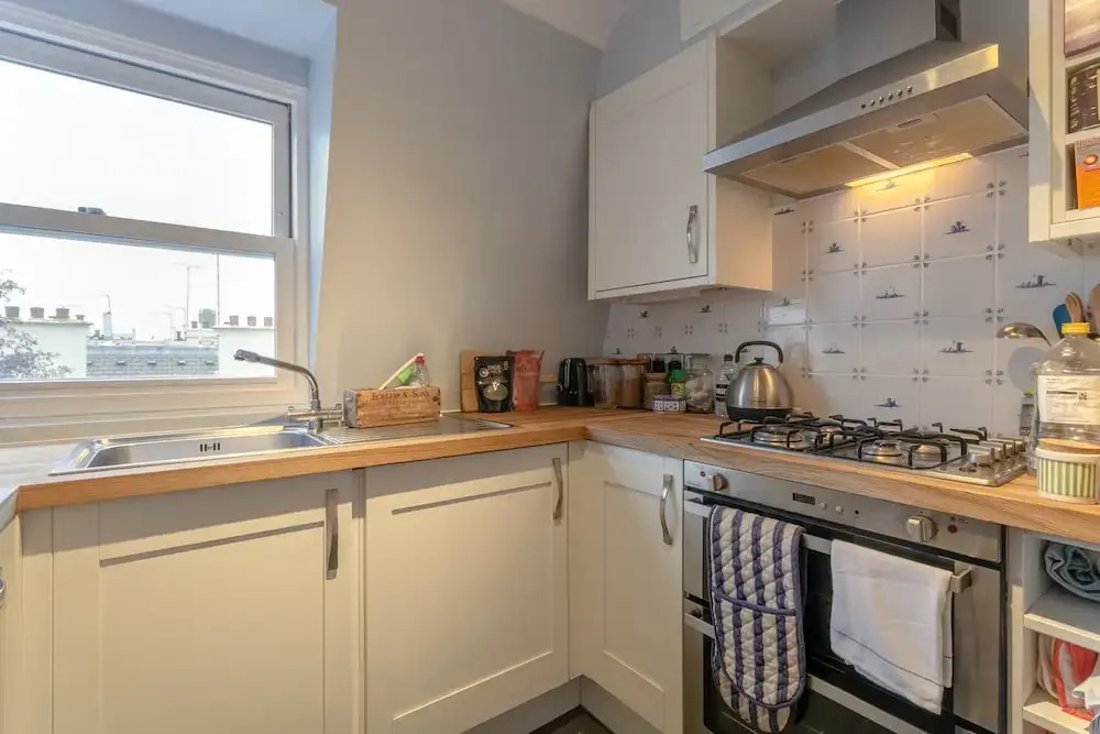 Stylish 1 Bedroom Penthouse Near Notting Hill