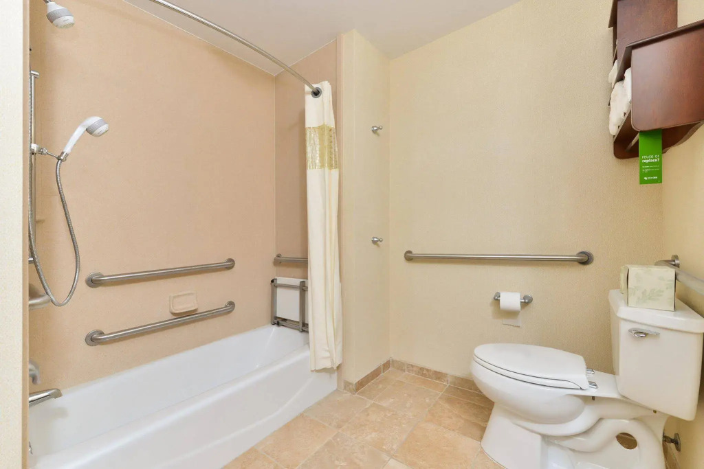 Hampton Inn Clinton, IA