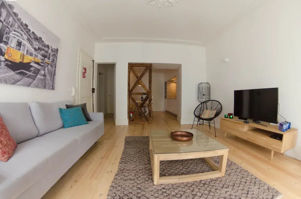 ALTIDO Trendy 2BR Apt in Sao Bento, moments from Garden São Bento