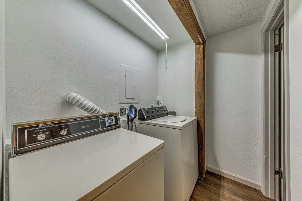 Spacious Ruidoso Retreat w/ Hot Tub & 2 Kitchens!