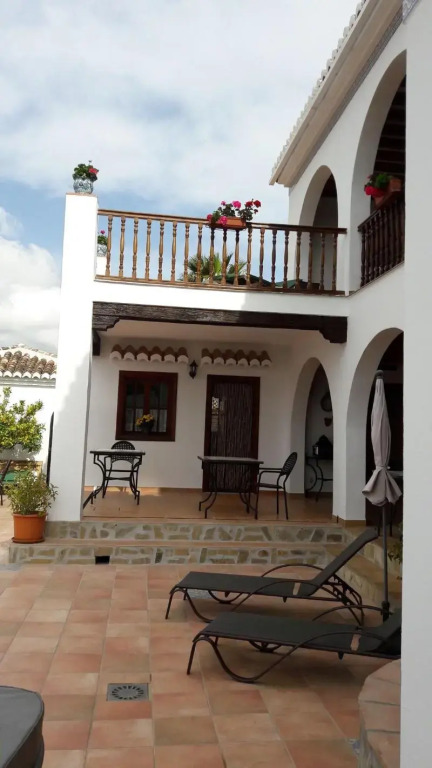 Casa Roble B&B