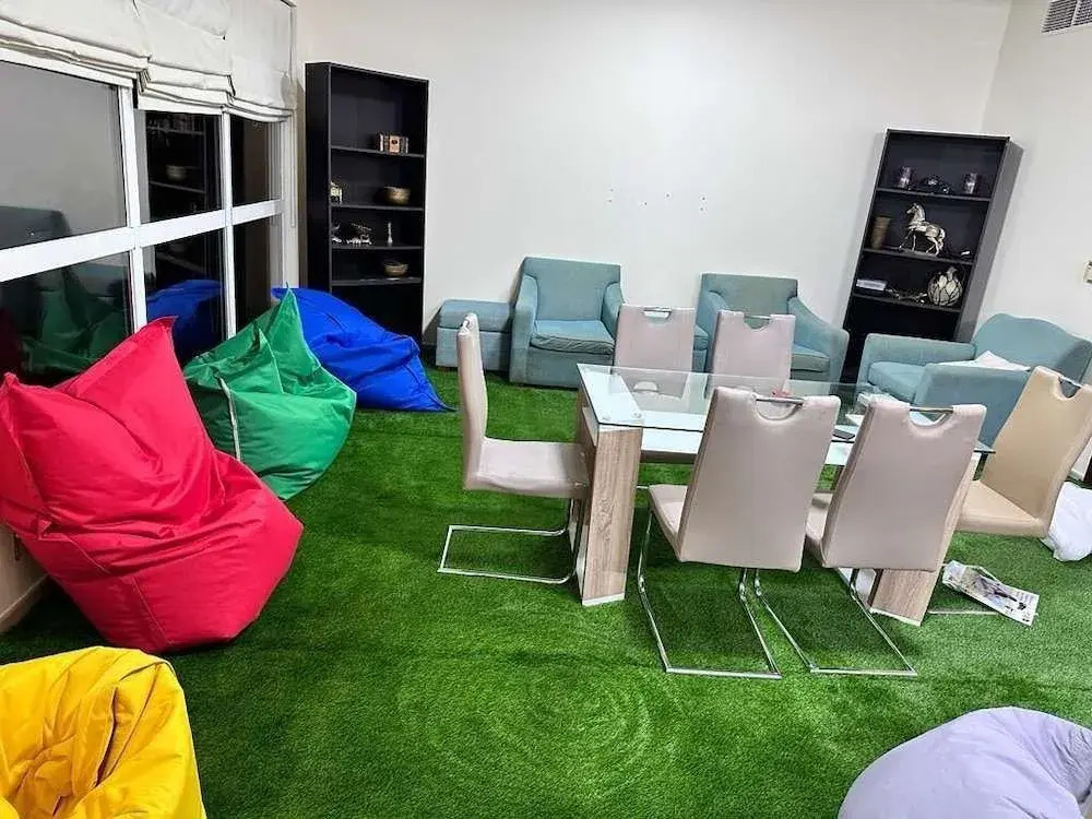 Хостел Business Backpackers JBR