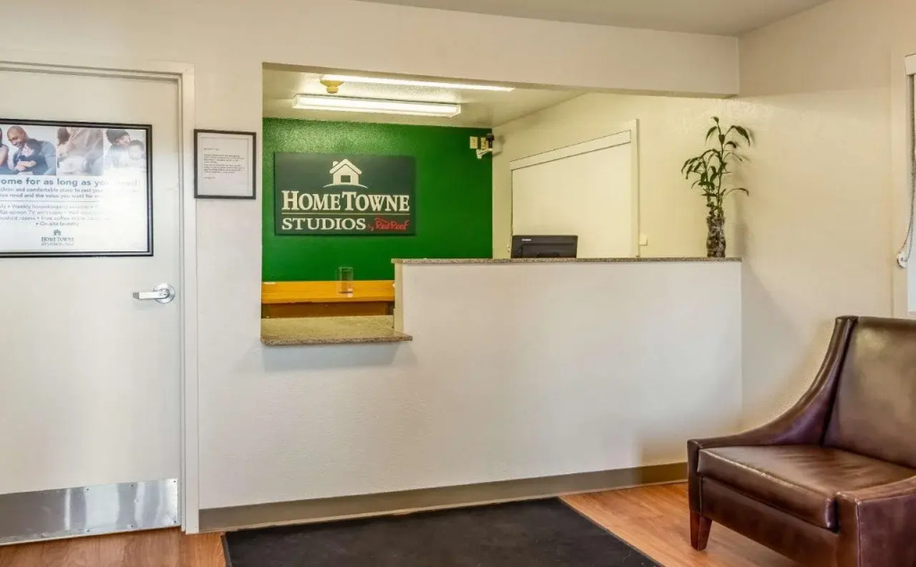 HomeTowne Studios by Red Roof Eugene - Springfield