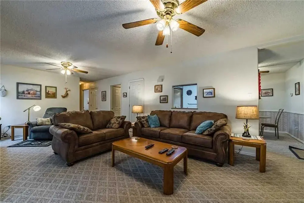 A Whispering River - Three Bedroom Cabin with Hot Tub