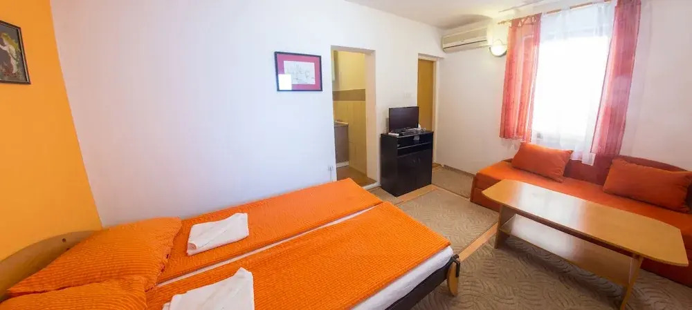 Apartment Fellini