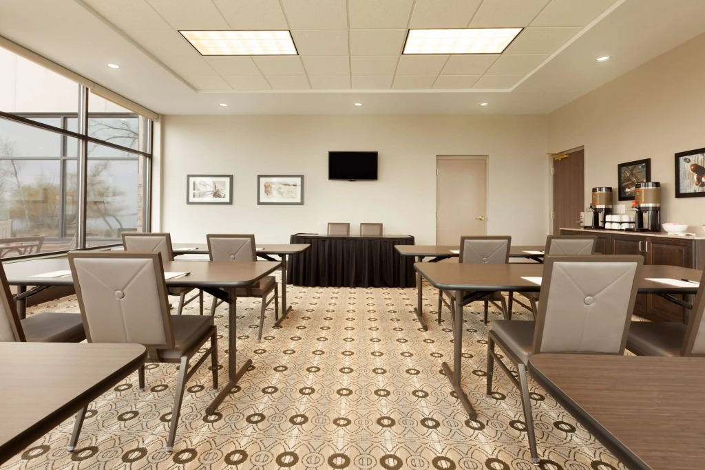 Country Inn & Suites by Radisson, Bemidji, MN