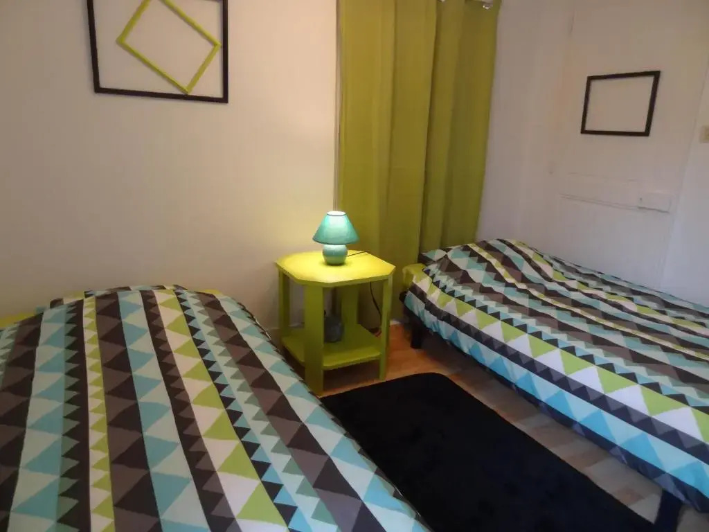 Charmant gîte avec 2 chambres, cour partagée, Wifi et animaux acceptés - FR-1-586-14