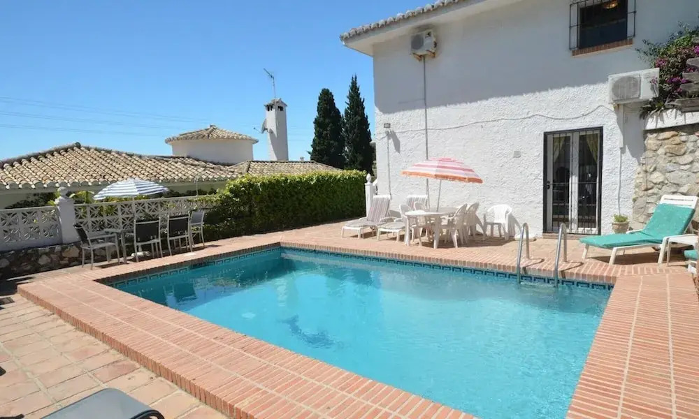Beautiful 4-Bed det villa private pool sea views
