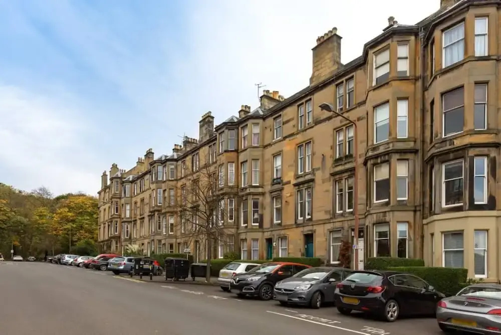 Modern 2 Bedroom Flat In Edinburgh City Centre