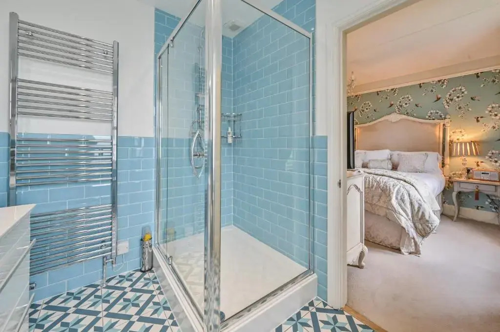 The Town House at Muntham- Luxury Holiday Home with Hot Tub