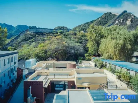 Not late Great Wall Landscape Private Soup Homestay