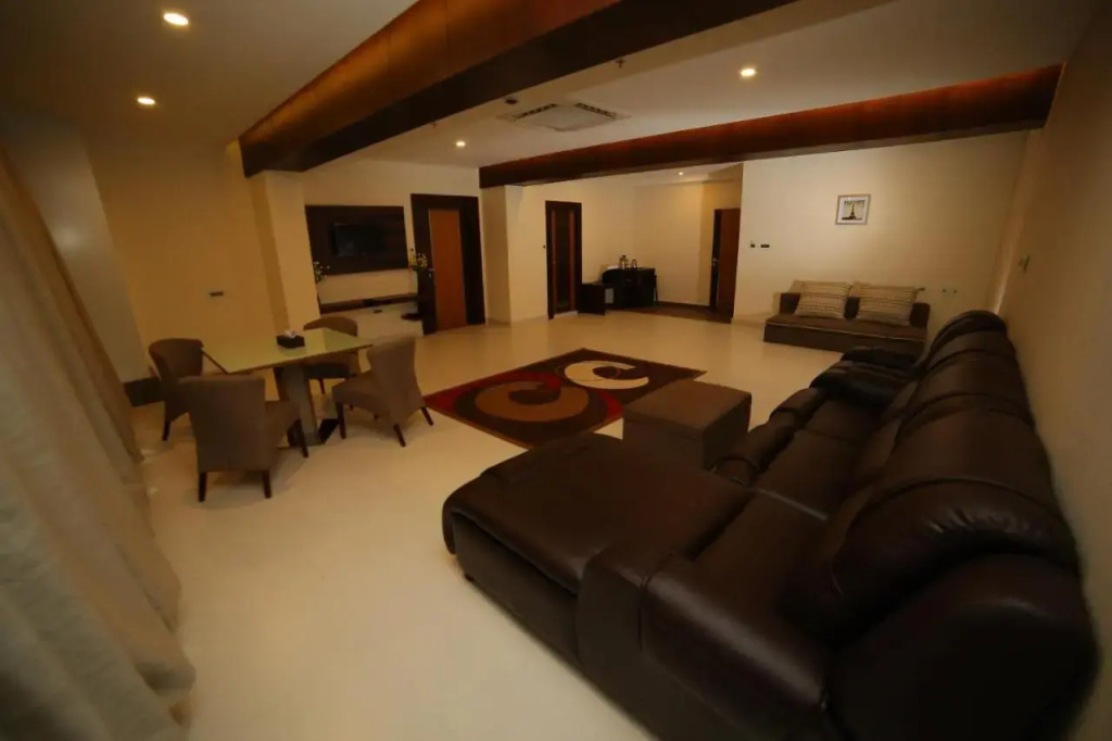 Vavas Inn & Suites
