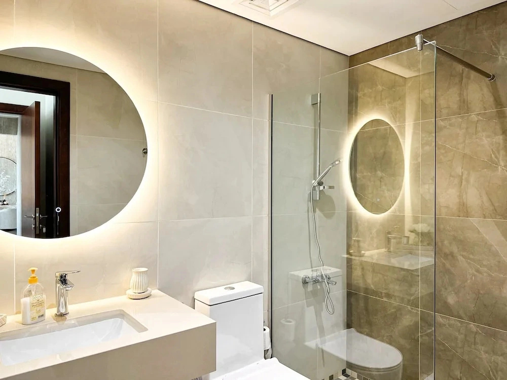 Stunning 1BR Luxury Apt with Pool View