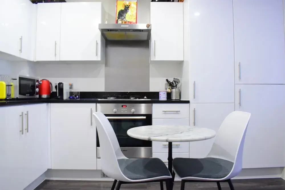 1 Bedroom Flat With Balcony In Camden Town