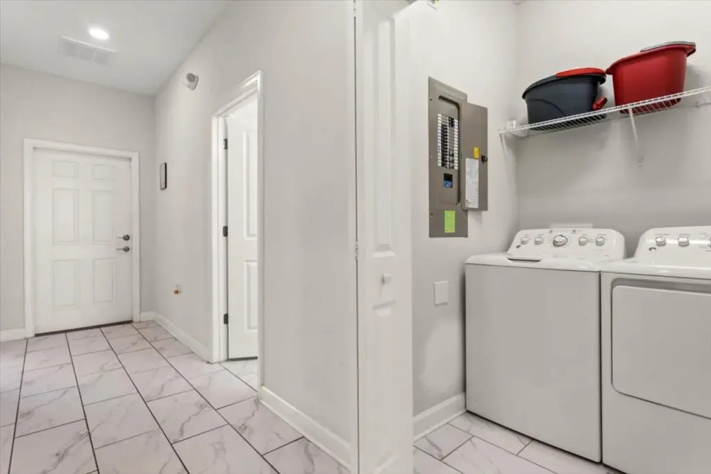 5 Bedroom 4 Bathroom Storey Lake 5007 Wa