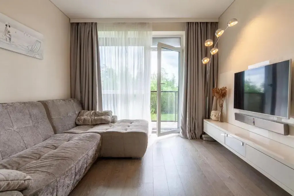 Sea Whisper Apartment, By Cohost