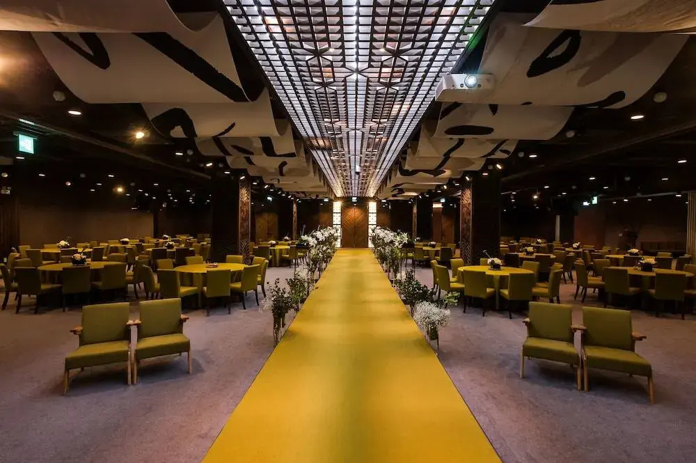 Yujin Hotel