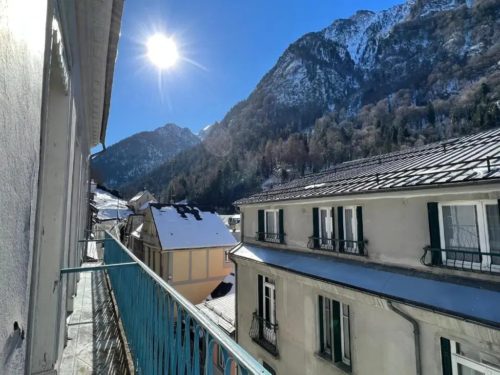 Grand T3 centre Cauterets 6 à 8 pers. WIFI. Balcon