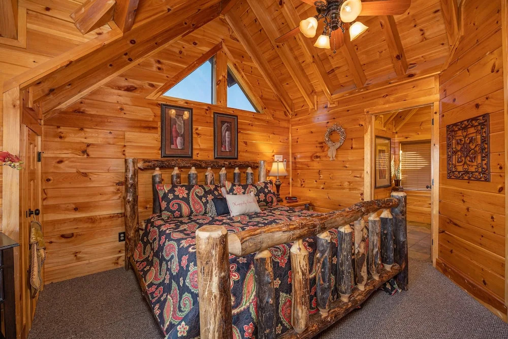 Picture Perfect- Seven Bedroom Cabin