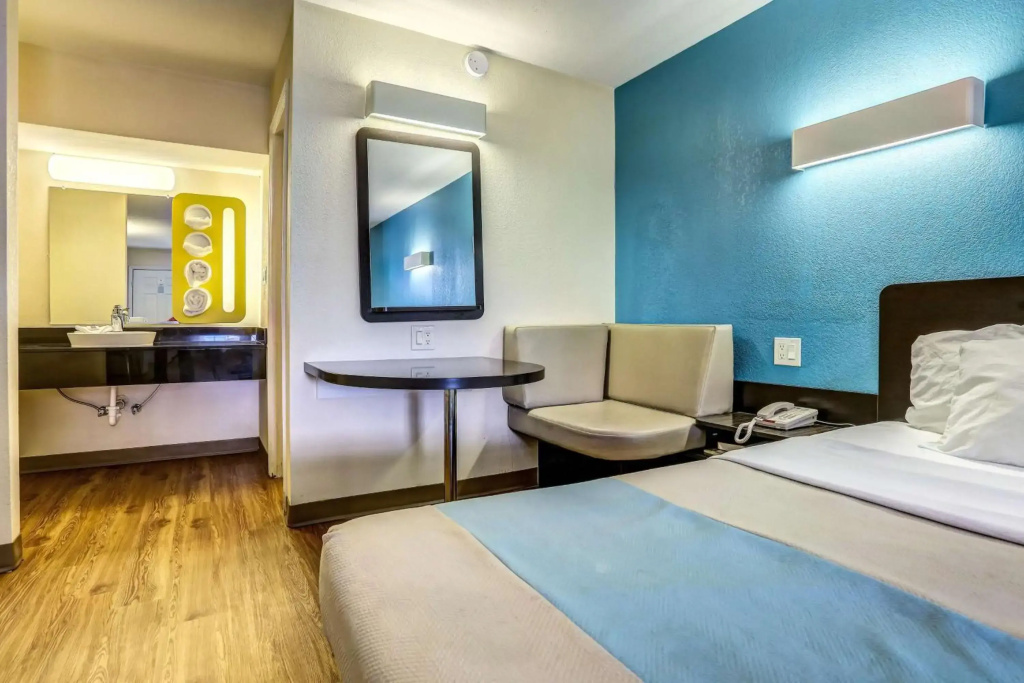 Motel 6 Dickson
