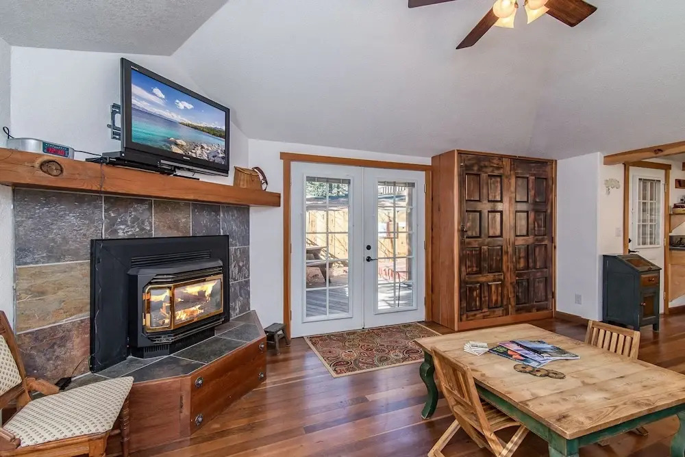 Updated Lake Tahoe House - 1 Br home by RedAwning