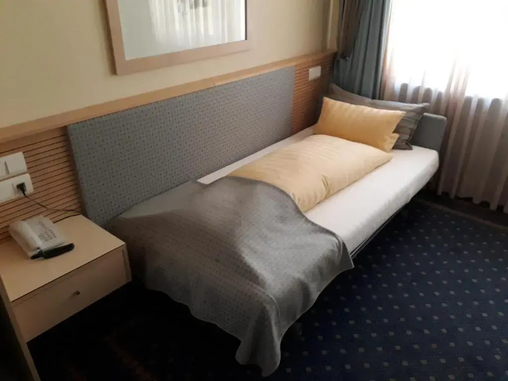 City Hotel