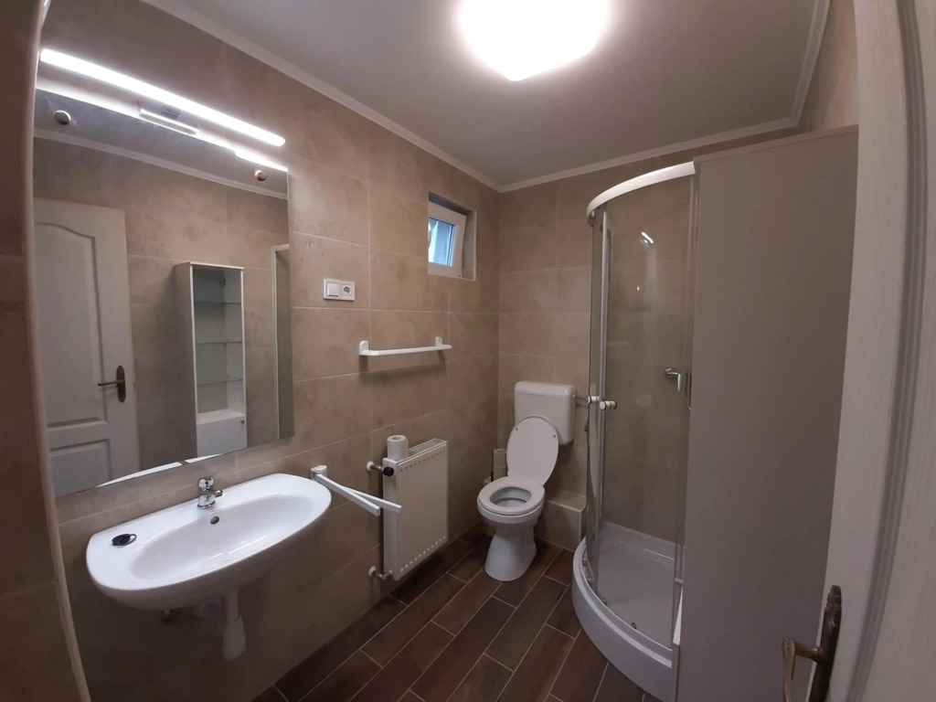 4 féröhelyes apartman