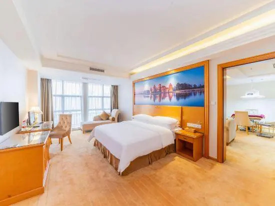 Vienna Hotel Shenzhen Shiyan Bus Station