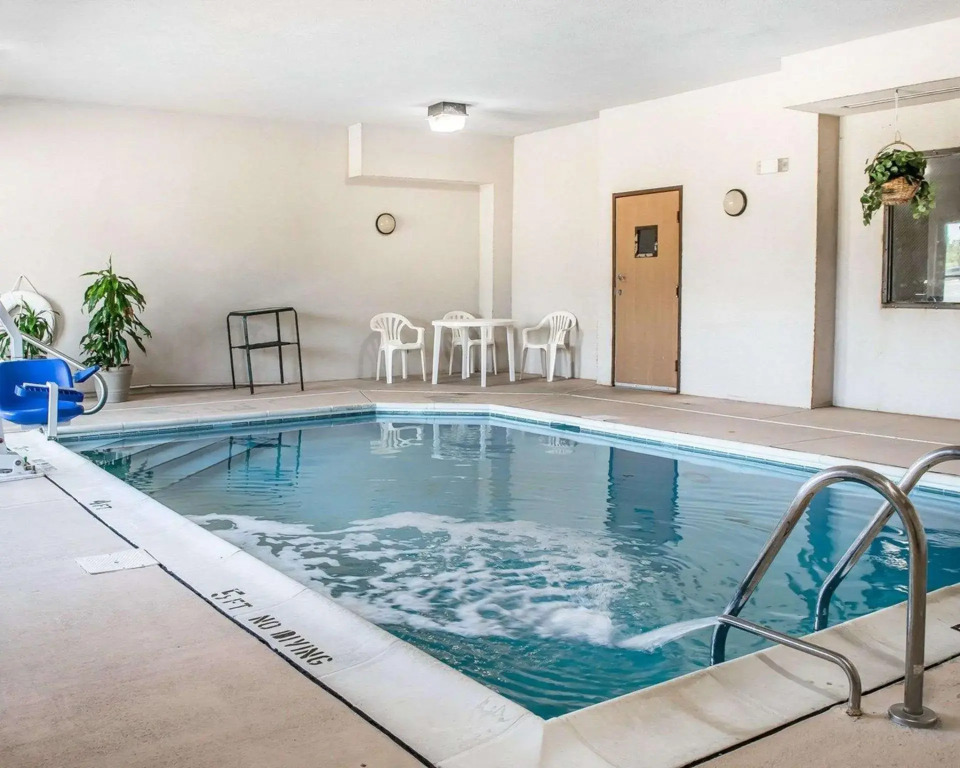 Quality Inn & Suites Brooks Louisville South