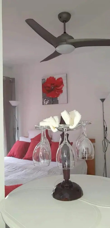 Studio in Saint-benoit, With Wonderful Mountain View and Enclosed Gard