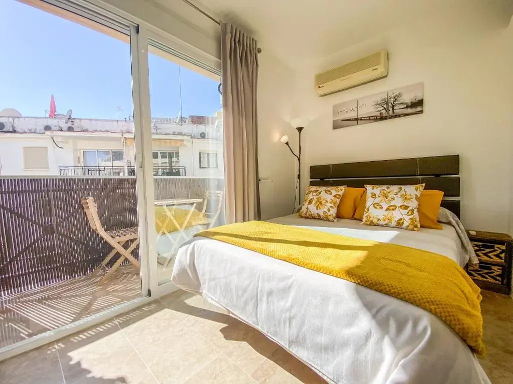 ¡Relax, terraza y wifi! A 50m de la playa
