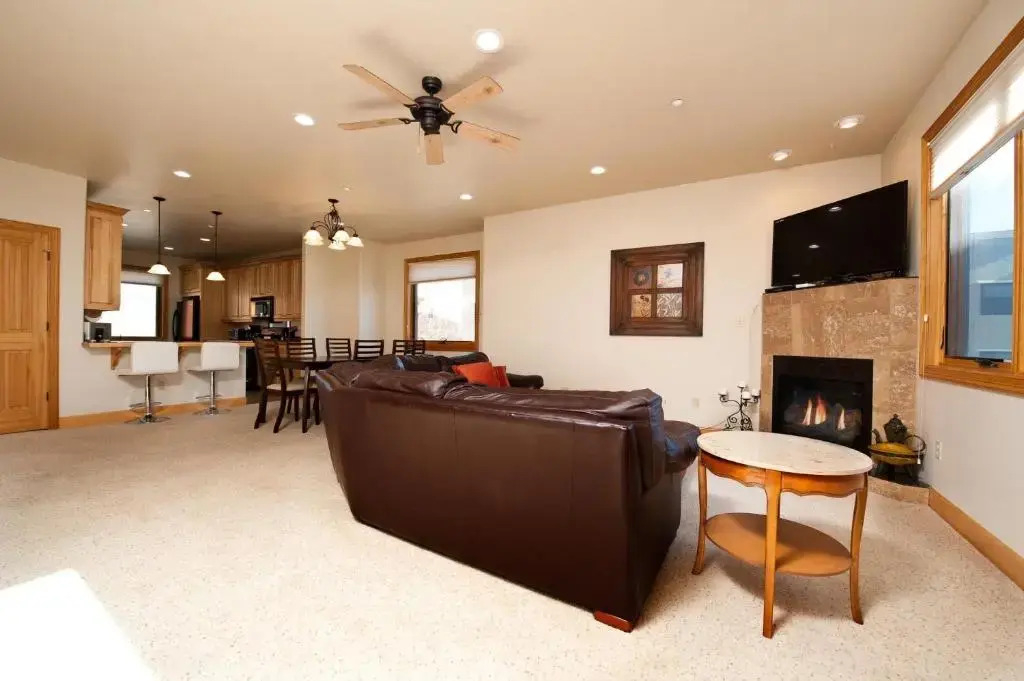 Crimson Cliffs Unit 55