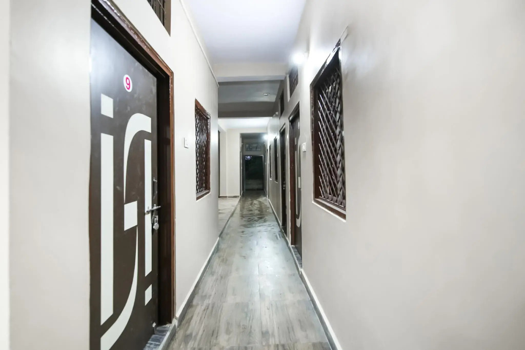 SPOT ON 64837 Hotel Madhur Prem