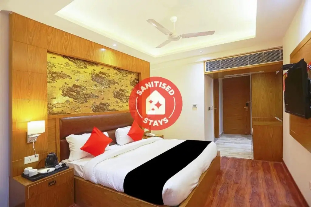 Star Seventeen by OYO Rooms