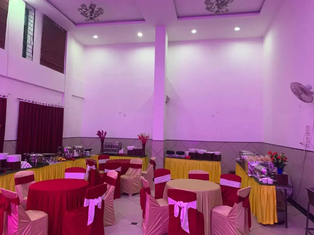 Hotel Mansarovar Luxury Business Hotel