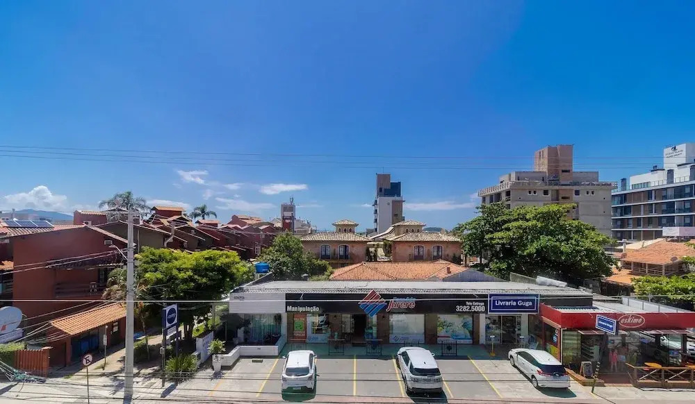 Studios in Building With Swimming Pool in Jurere - SOT